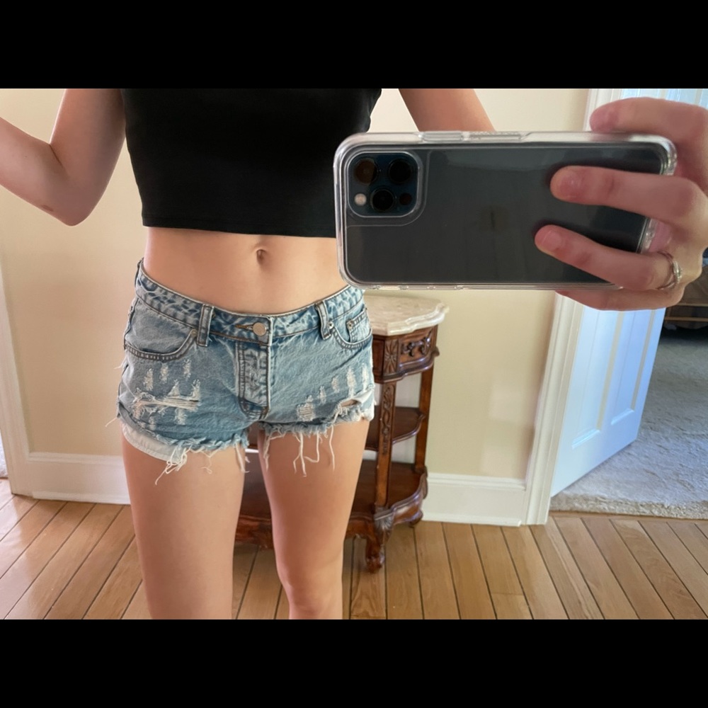 Signature eight denim shorts